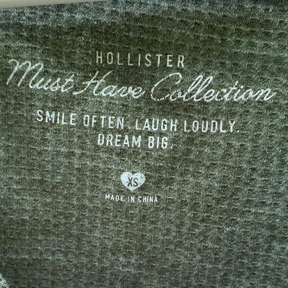 Women’s Hollister top! - Picture 3 of 3